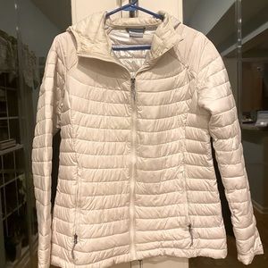 Columbia size L thin puffer